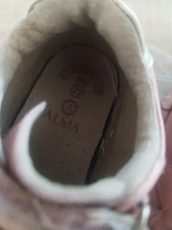 Chaussures bébé rose a scratch - photo numéro 4