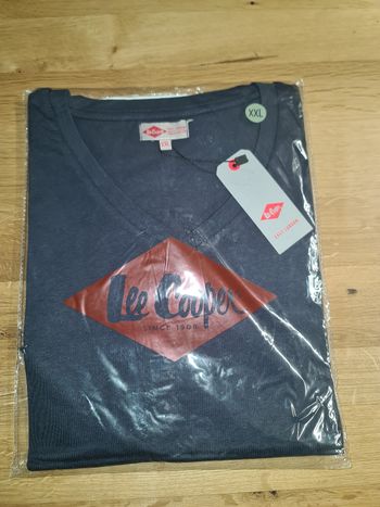 Neuf sous cellophane T-Shirt homme col V taille XXL marque Lee Cooper couleur bleue foncée 