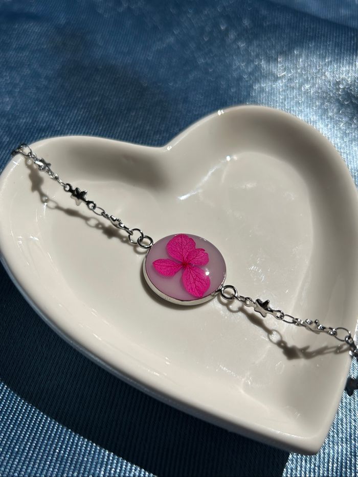 Bracelet argenté avec fleurs séchées - photo numéro 7