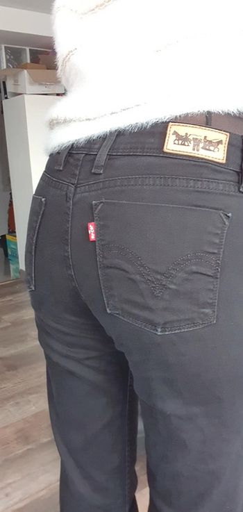 Jean Levi's 627 straight fit w27 l32 taille 36 en très bon état