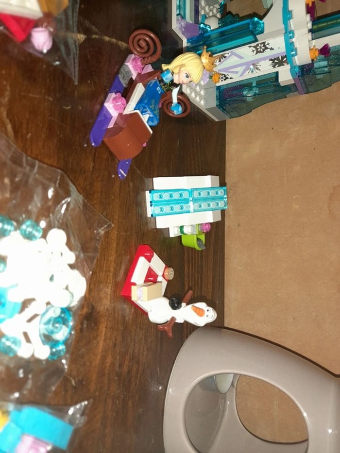 Lego reines des neiges + 15 sachets pour améliorer le chateau - photo numéro 3