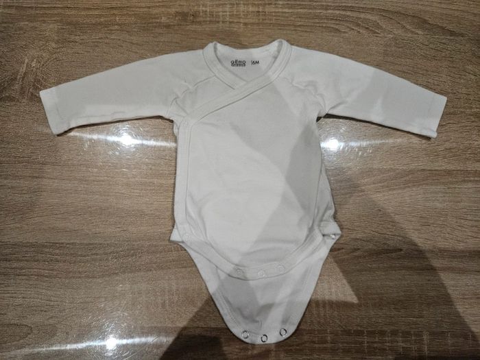 Lot de 3 bodies 6 mois - photo numéro 9