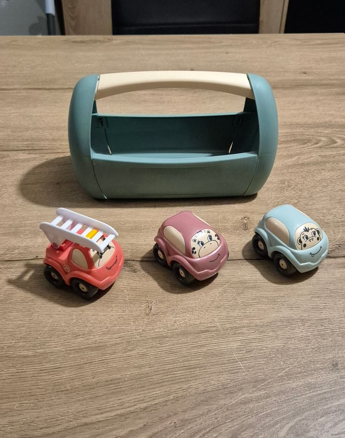 Set de petites voitures + boîte transport