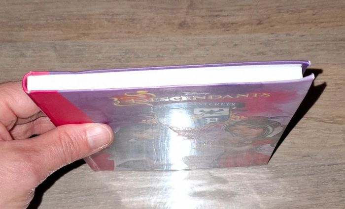 Livre la bibliothèque rose descendants- l école des secrets - photo numéro 5