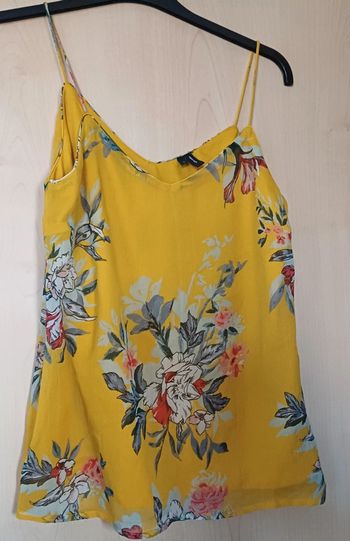 Top vero moda taille small. Neuf