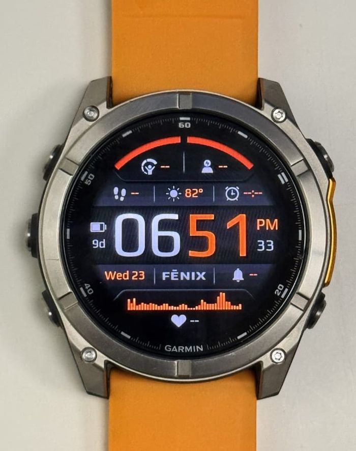 Garmin Fenix 8 51mm AMOLED Saphir avec bracelet d'origine et chargeur - photo numéro 5