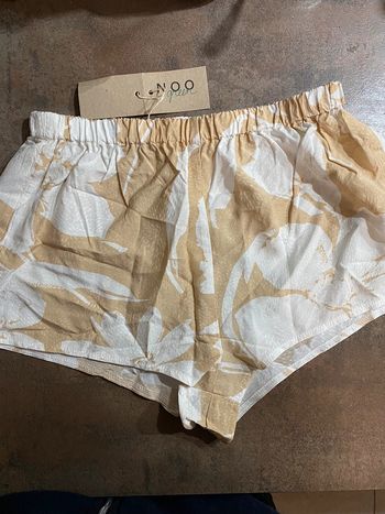 Short Noo avec étiquette