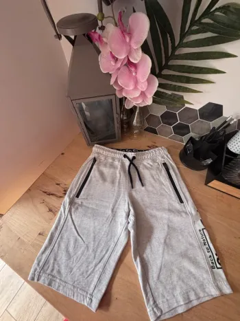 Bermuda gris 146 cm