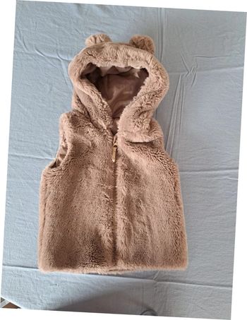 Gilet veste cardigan sans manche en fausse fourrure 9/12 mois