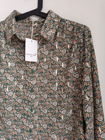 Chemise verte motif fleurs et dorure Taille S Emma & Ella Neuf avec étiquette