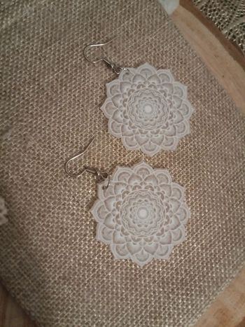 Boucles d'oreilles bohèmes mandala blanc