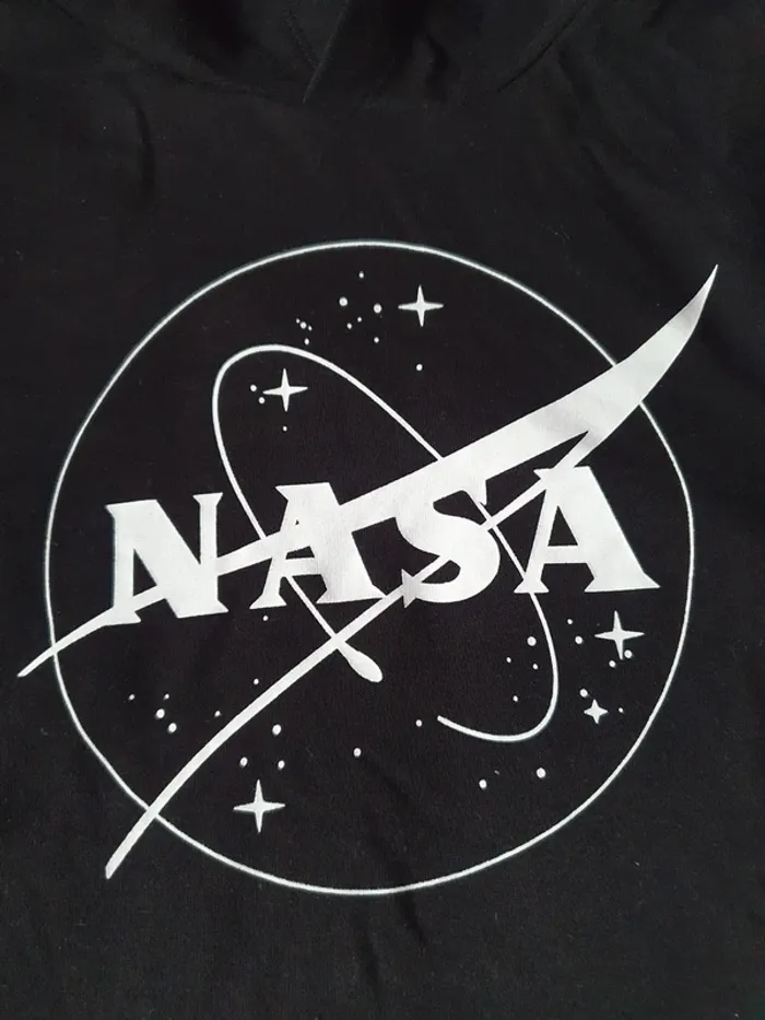 Sweat fin noir à capuche H&M nasa - photo numéro 2