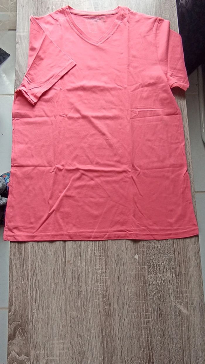 T-shirt homme taille 40 - photo numéro 2