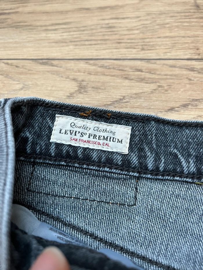 Jeans Lévis gris en parfait état coupe droit 501 W24 L26 - photo numéro 3