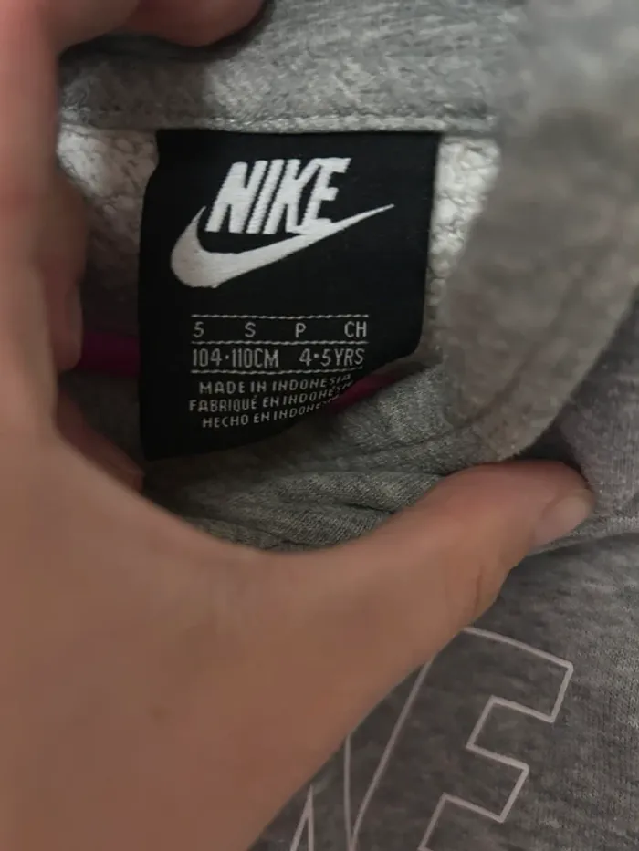 Sweat Nike 4-5 ans - photo numéro 4