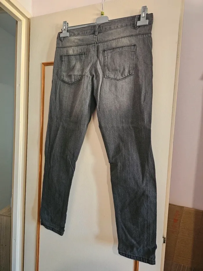 Jean noir a trou Boy Fit 40 L, neuf - photo numéro 3