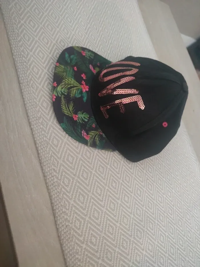 Casquette love sequins feuillage - photo numéro 2