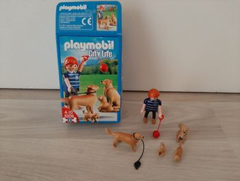 FAMILLE DE GOLDEN RETRIEVERS "PLAYMOBIL" - Réf.5209 - n°104