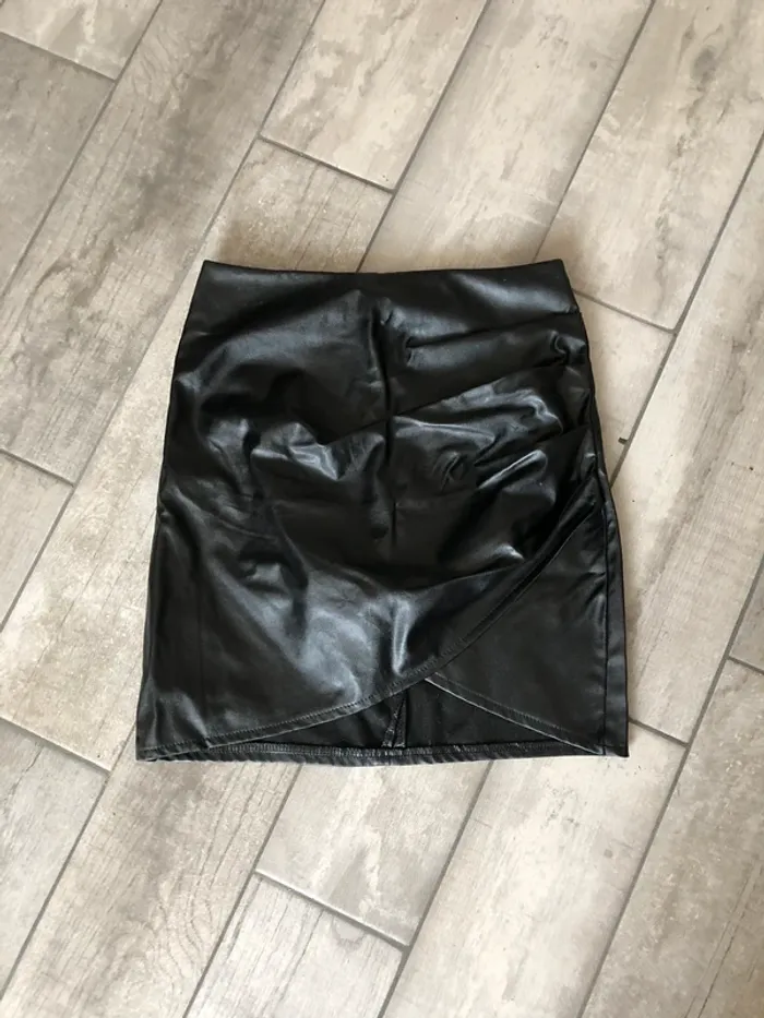 Jupe courte simili cuir Shein TBE Taille S