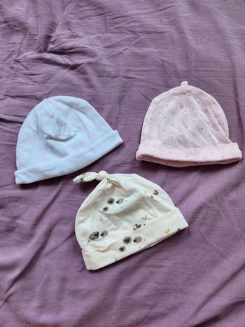 Lot bonnets naissance