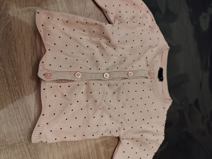 Lot 9 gilets 1 mois - photo numéro 4
