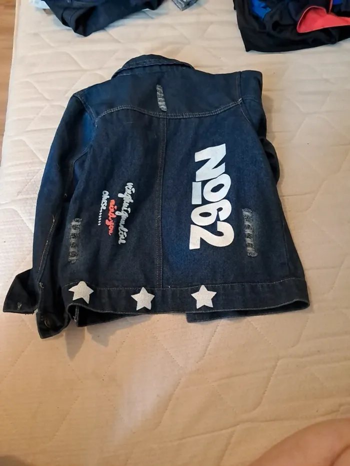 Veste en jeans garçon taille 9 ans - photo numéro 2