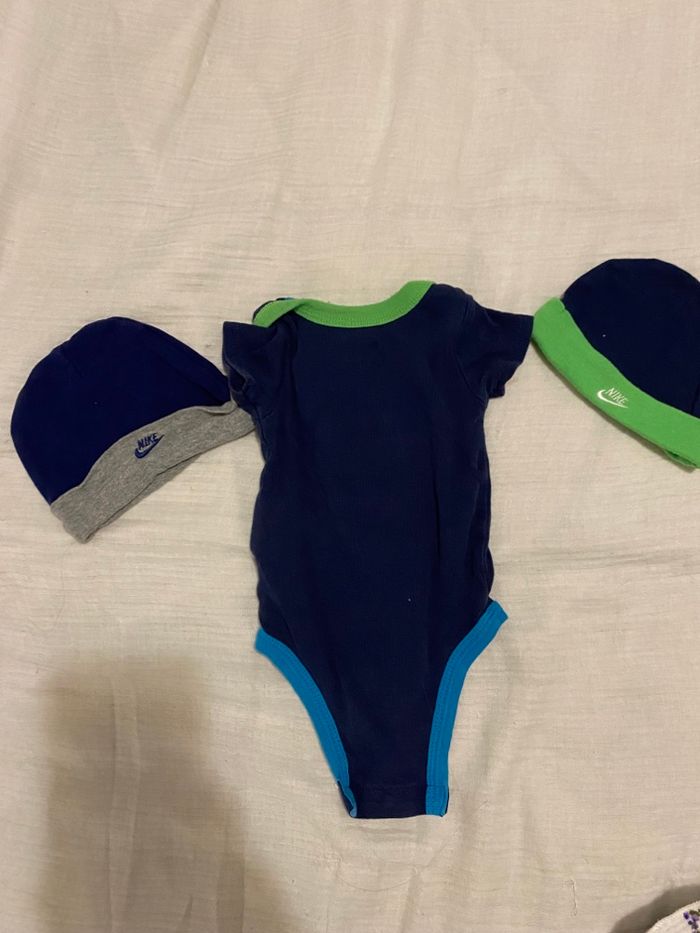 Lot naissance nike - photo numéro 7