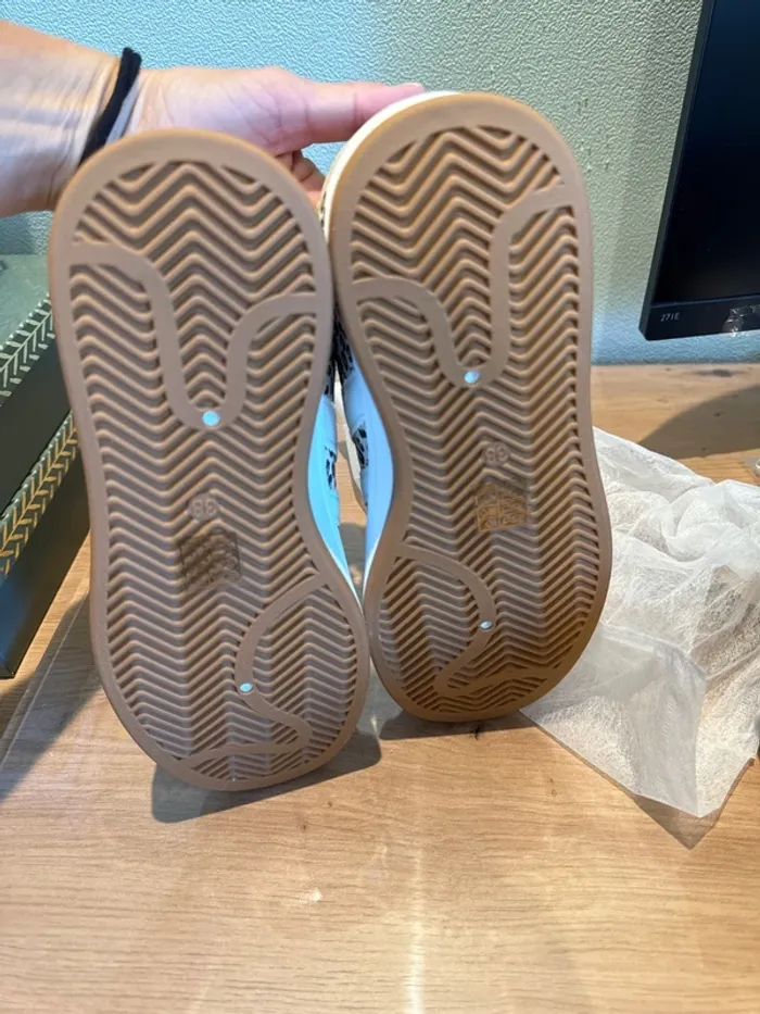 Très jolies sneakers léopard femme petit 38 - photo numéro 3