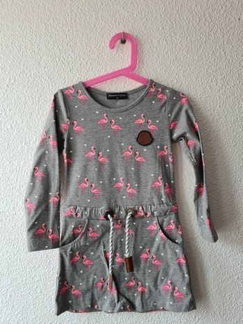 robe grise avec flamant rose