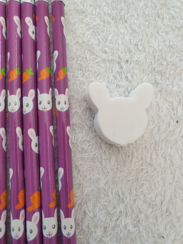 Lot de 5 crayons de mine et gomme neuf - photo numéro 3