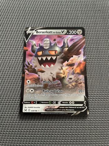 Carte Pokémon Berserkatt de Galar V 129/196 Origine Perdue FR