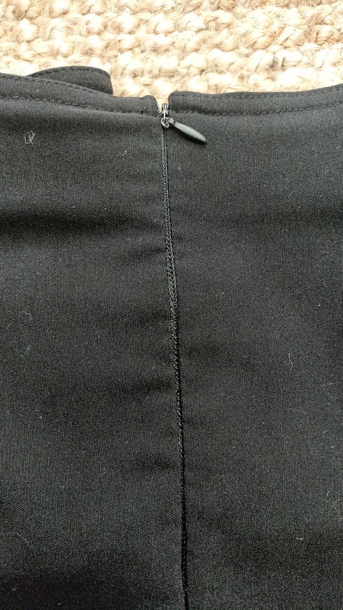 Jupe courte noire - photo numéro 4