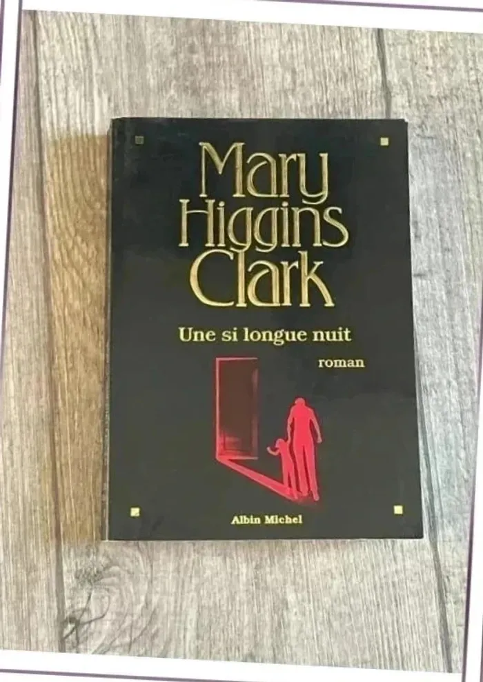 Livre de Mary higgins Clark: une si longue nuit - photo numéro 2