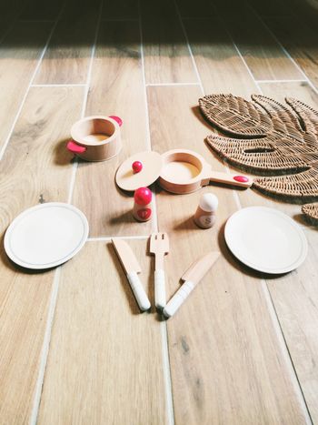 🍴Dinette vaisselles et ustensiles de cuisine en bois marque Hape