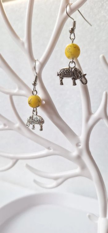 Boucles d'oreilles éléphant perle jaune