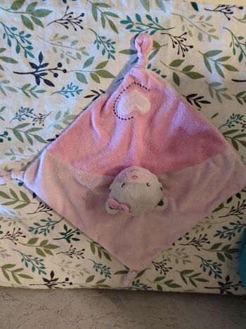Doudou tigre rose