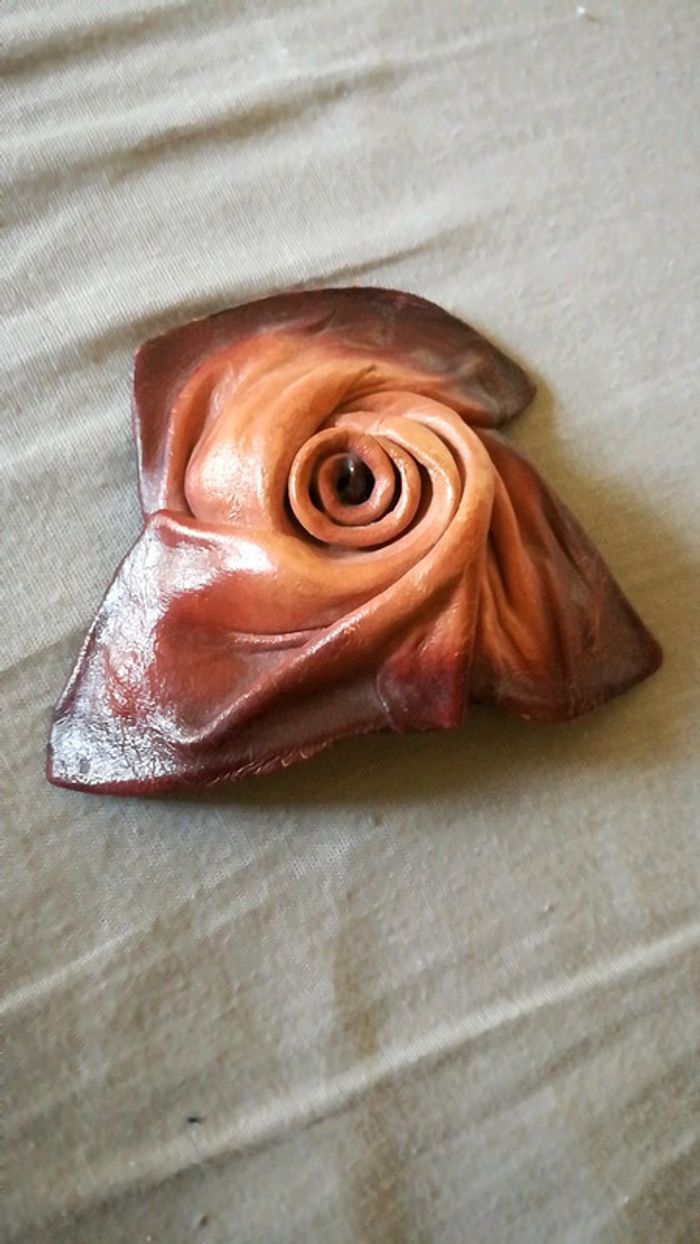 Barette a cheveux en cuir