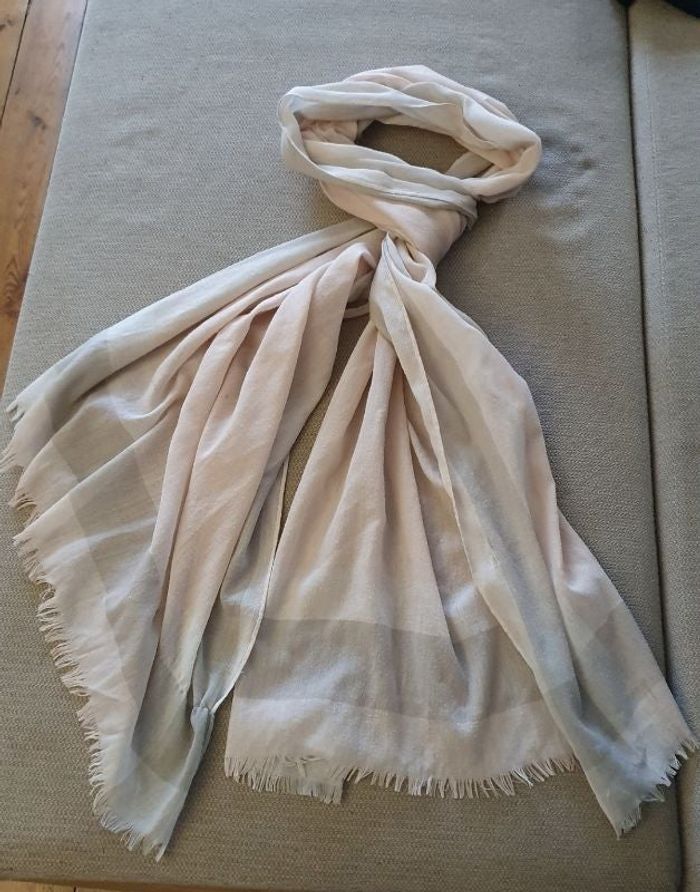Foulard rose et gris