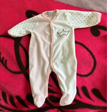 Pyjama neuf sans étiquette