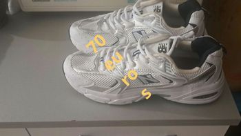 Chaussure  neuf 70 €     avion distributeur  mms   vintage 200€ a débattre