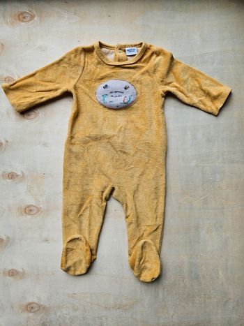 Pyjama tape à l'œil 9 mois