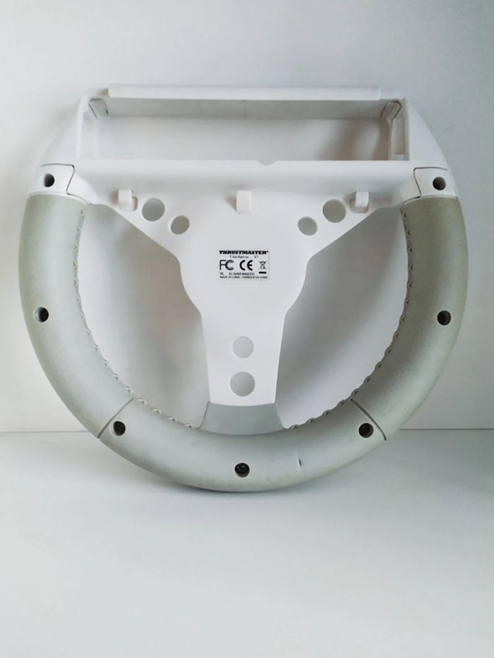 Volant Thrustmaster Nintendo Wii Mario kart/sonic racing - photo numéro 2