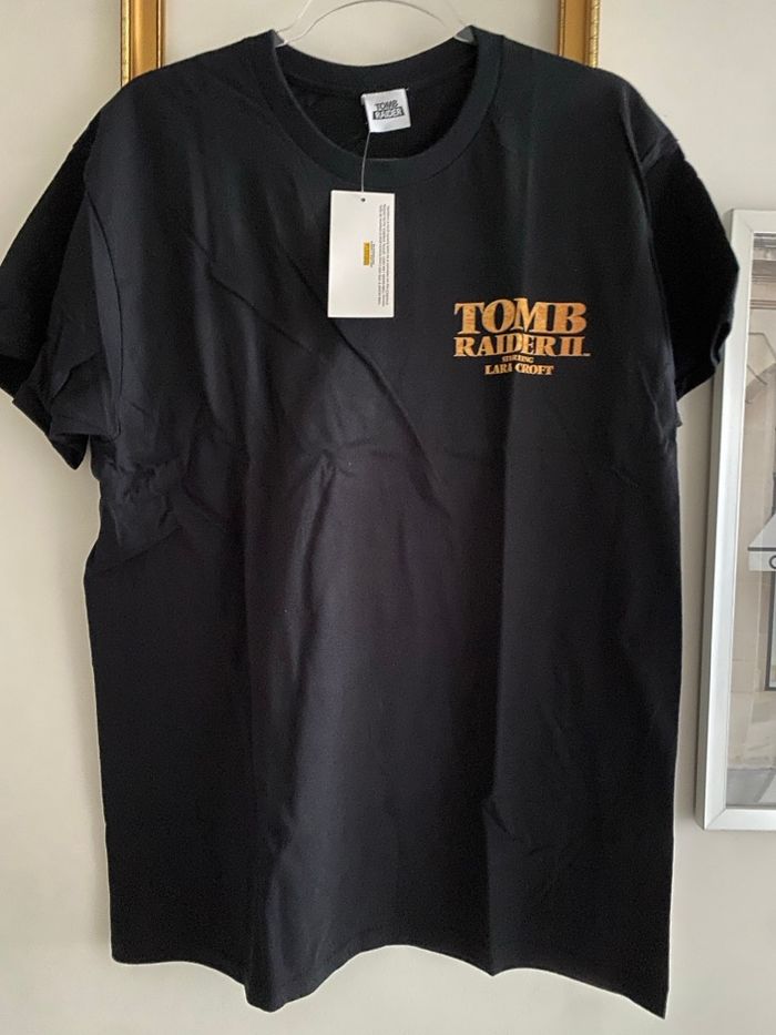 T-shirt Tomb Raider Noir Taille M Neuf Lara Croft - photo numéro 2