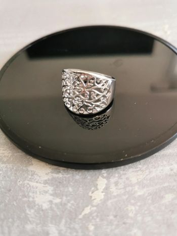 Bague tendance ciselée floral T9