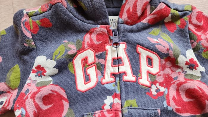 Veste à capuche bébé GAP – 6 mois – Motif fleuri - photo numéro 2