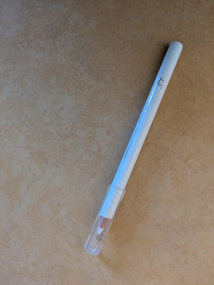 Crayon maquillage blanc neuf - photo numéro 2