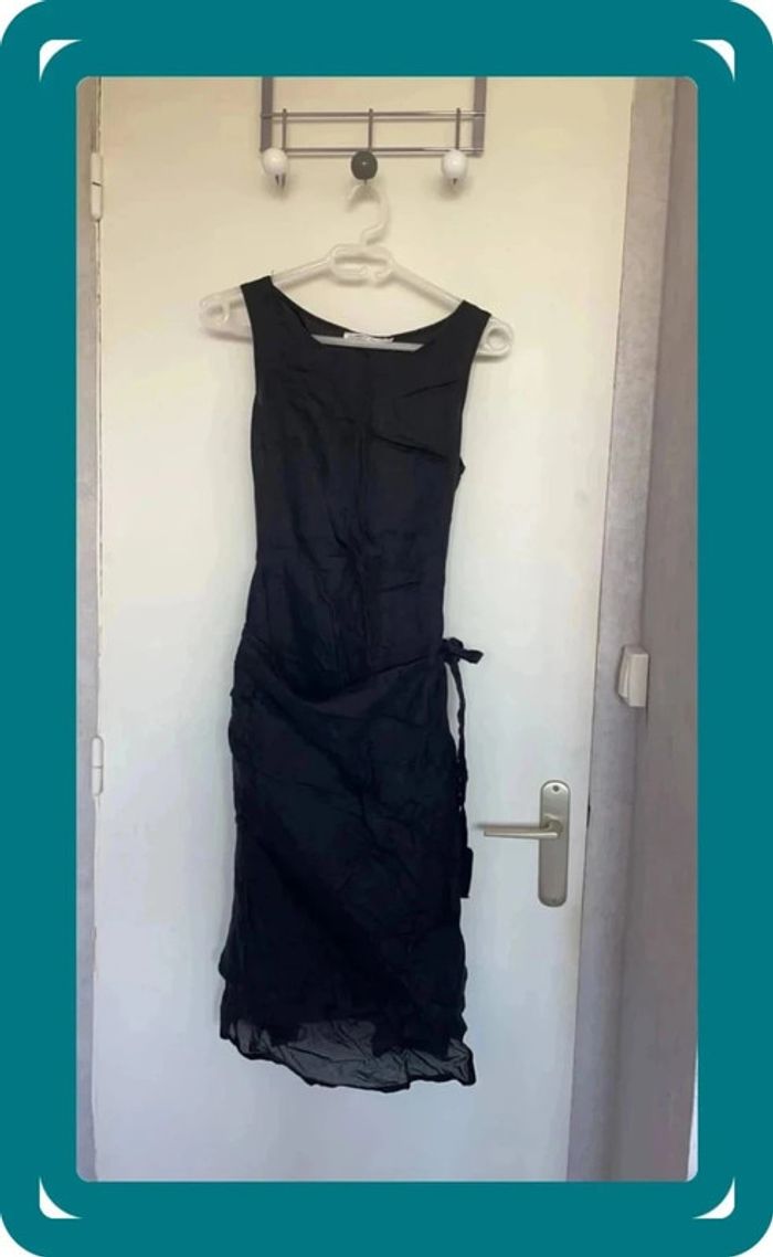 Robe noire à nouer