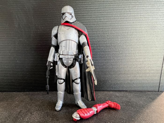 Capitaine Phasma Figurine Star Wars 11cm - photo numéro 2