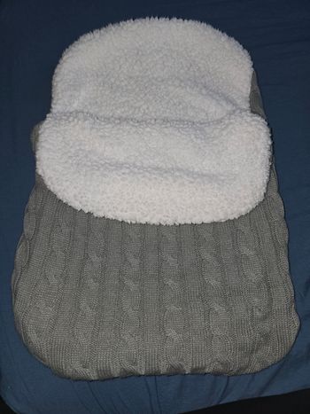 Couverture d'emmaillotage en tricot