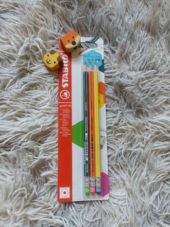 Pochette de 3 crayons graphite avec bout gomme Stabilo 